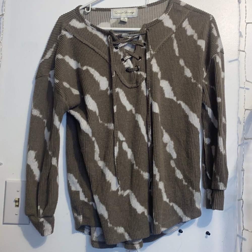 Long sleeve shirt in perfect condition